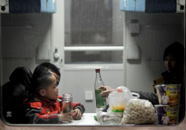 Các chuyến tàu hỏa ở Trung Quốc dần mất đi… thứ mùi đậm đà đặc trưng: Thanh niên hiện đại thấy vui, người thế hệ trước lại hoài niệm - Ảnh 7.