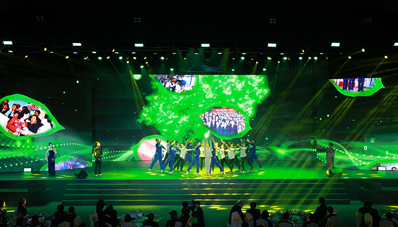 “Đại tiệc” âm thanh và ánh sáng trong lễ kỷ niệm 30 năm thành lập Tập đoàn Tân Á Đại Thành -0