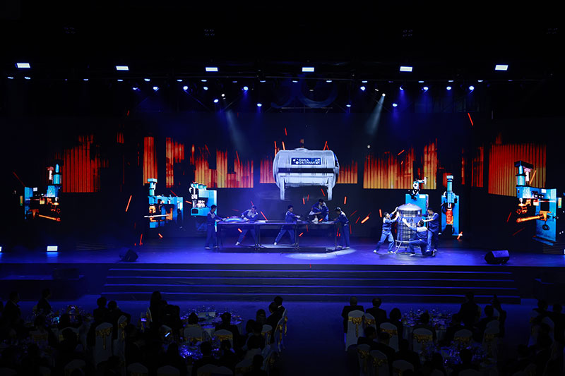“Đại tiệc” âm thanh và ánh sáng trong lễ kỷ niệm 30 năm thành lập Tập đoàn Tân Á Đại Thành -0