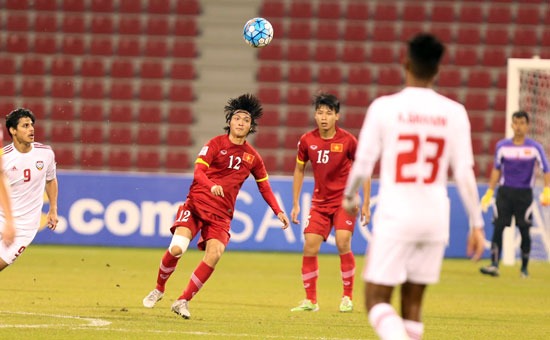 'Đôi chân pha lê' của bóng đá Việt Nam nhảy múa trước 6 hậu vệ Tây Á rồi lập siêu phẩm không thể cản phá - Ảnh 2.