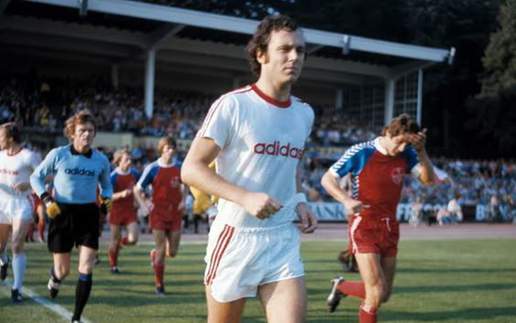Franz Beckenbauer: Một cầu thủ bóng đá hoàn thiện và một huấn luyện viên thành công