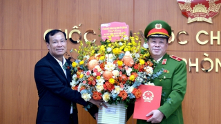 Thiếu tướng Nguyễn Quốc Hùng giữ chức Uỷ viên Thường trực Uỷ ban Quốc phòng và An ninh