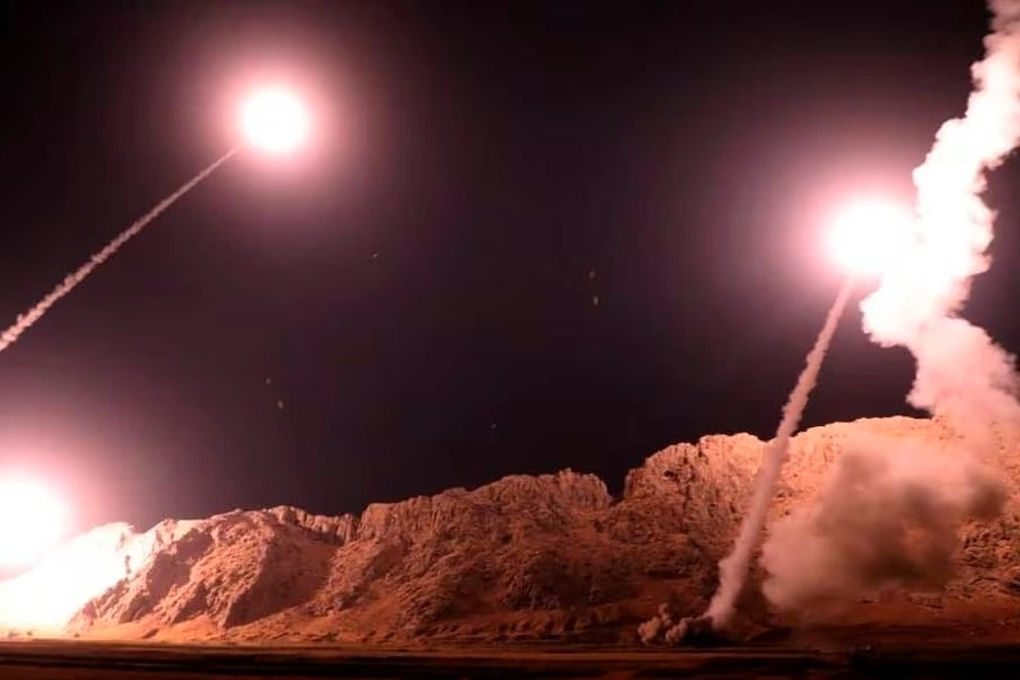 Iran đồng loạt tập kích tên lửa vào Iraq và Syria - 1